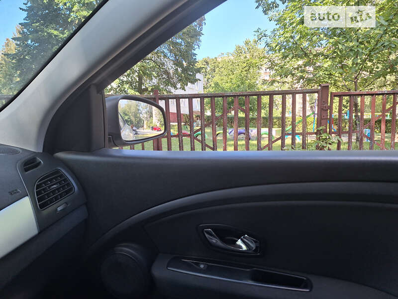 Седан Renault Fluence 2014 в Тернополі