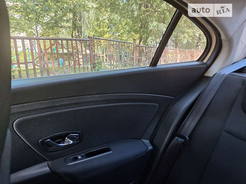 Седан Renault Fluence 2014 в Тернополі