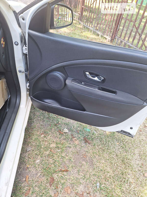 Седан Renault Fluence 2014 в Тернополі