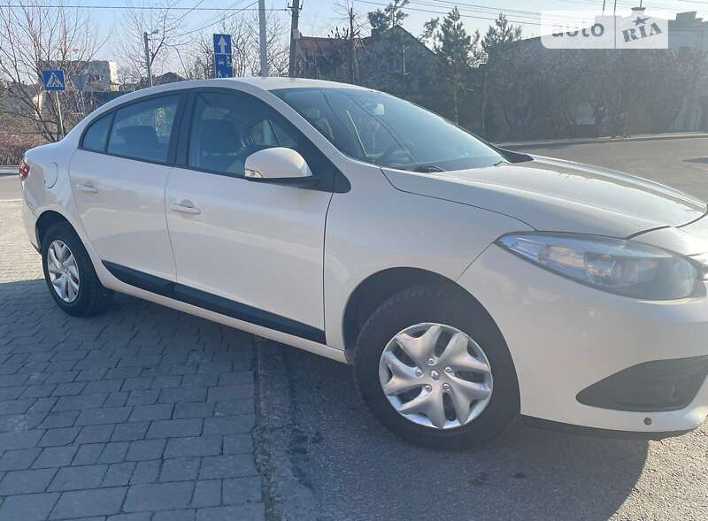 Седан Renault Fluence