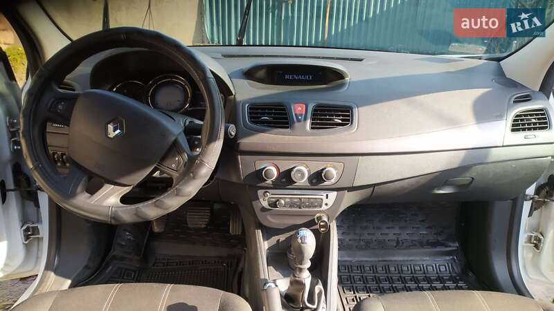 Седан Renault Fluence 2016 в Кілії