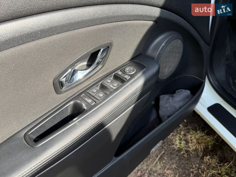 Седан Renault Fluence 2012 в Каневі фото 23 Седан Renault Fluence 2012 в Каневі