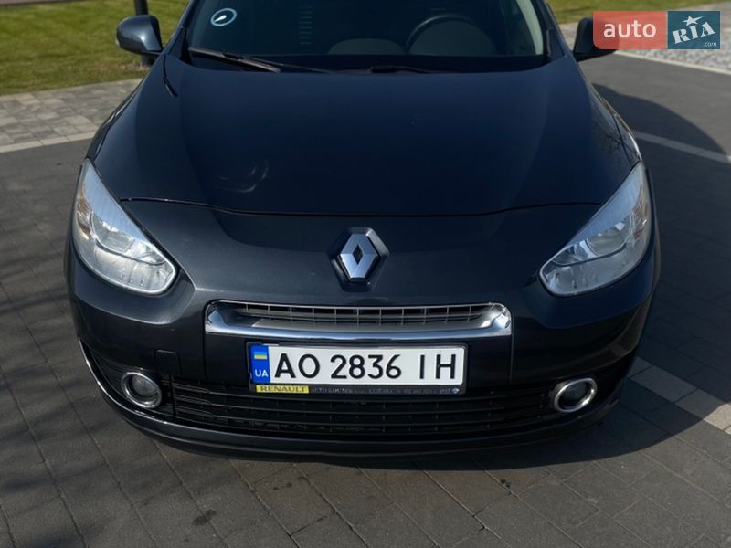 Легкові Renault Fluence