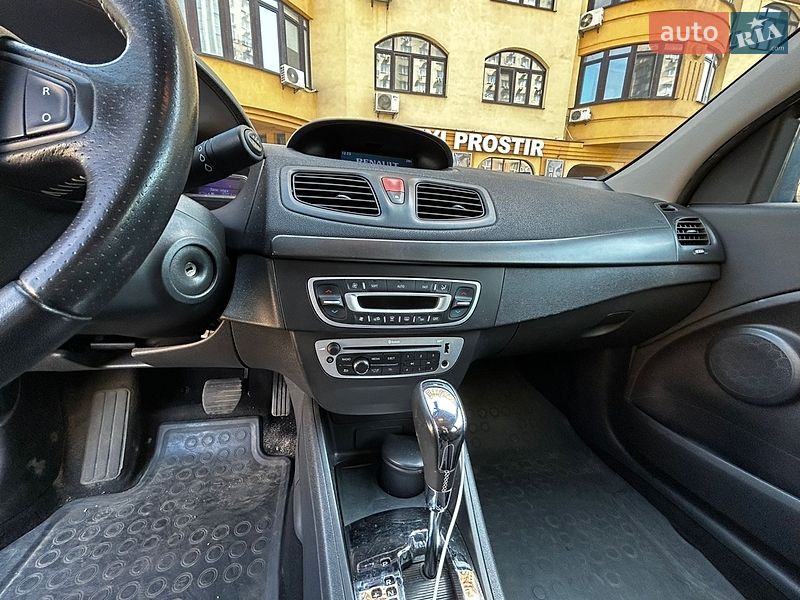 Седан Renault Fluence 2015 в Киеве фото 13 Седан Renault Fluence 2015 в Киеве