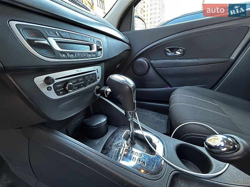 Седан Renault Fluence 2015 в Киеве фото 17 Седан Renault Fluence 2015 в Киеве