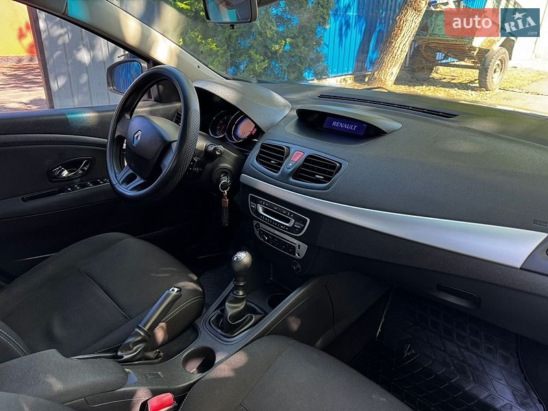 Седан Renault Fluence 2015 в Хотині фото 12 Седан Renault Fluence 2015 в Хотині