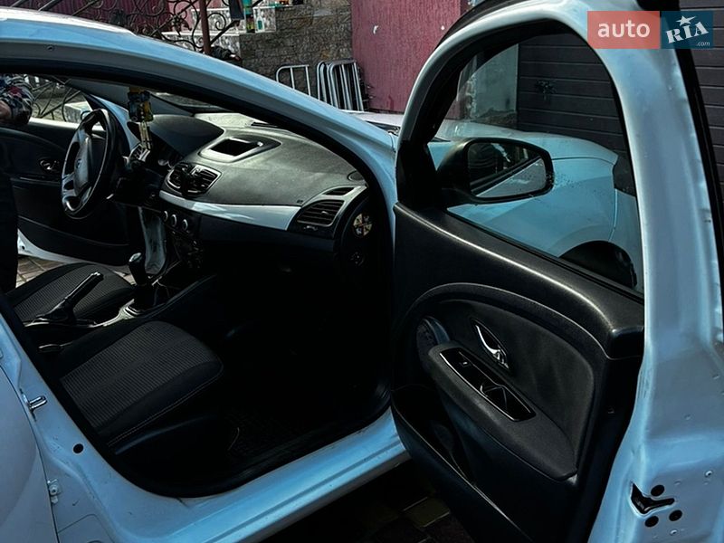 Седан Renault Fluence 2013 в Львові фото 15 Седан Renault Fluence 2013 в Львові