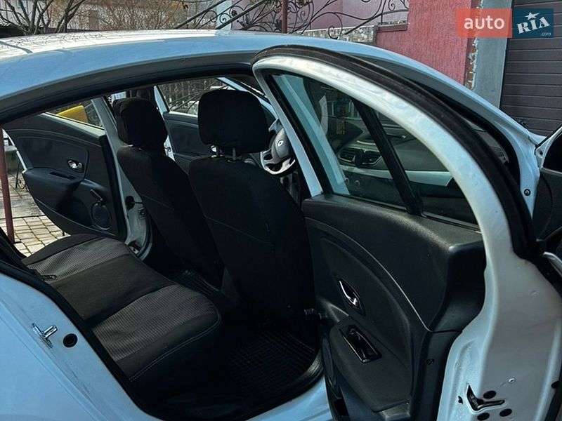 Седан Renault Fluence 2013 в Львові фото 16 Седан Renault Fluence 2013 в Львові