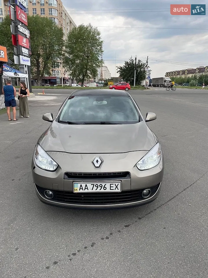 2011 Renault Fluence - мініатюра 2