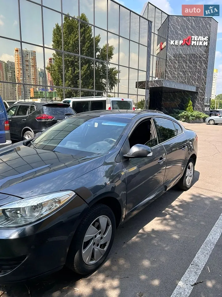 2011 Renault Fluence - мініатюра 2