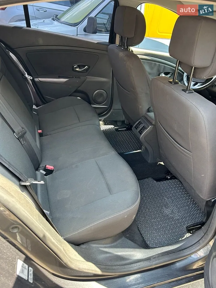 2011 Renault Fluence - мініатюра 5