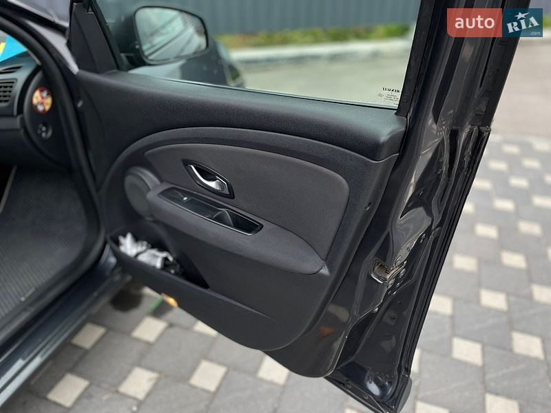 Седан Renault Fluence 2011 в Полтаве