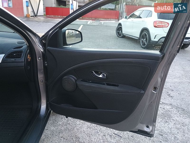 Седан Renault Fluence 2014 в Измаиле