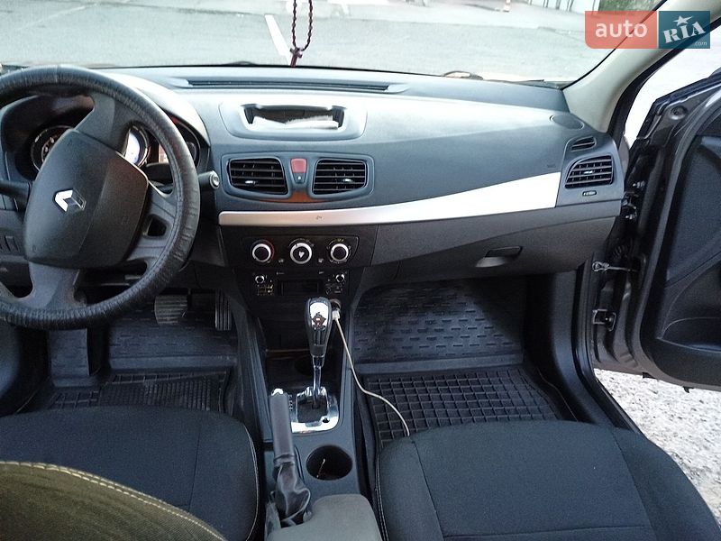 Седан Renault Fluence 2014 в Измаиле