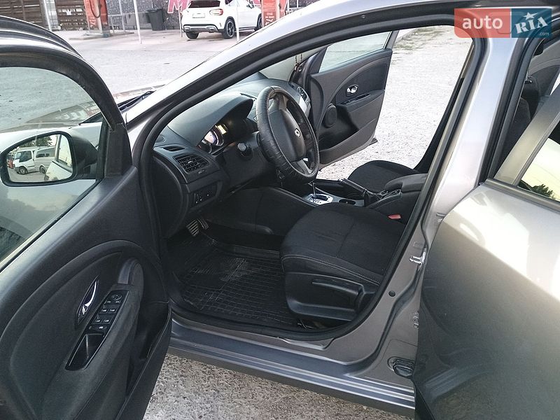 Седан Renault Fluence 2014 в Измаиле