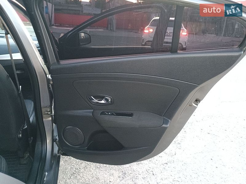 Седан Renault Fluence 2014 в Измаиле