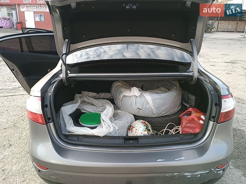 Седан Renault Fluence 2014 в Измаиле