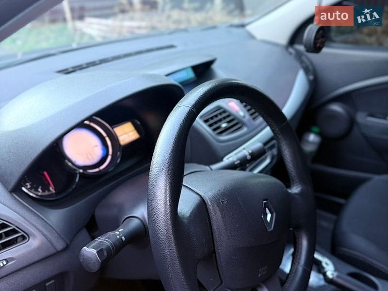 Седан Renault Fluence 2014 в Львове
