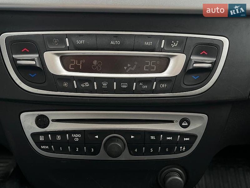 Седан Renault Fluence 2011 в Львове