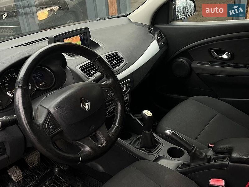 Седан Renault Fluence 2011 в Львове