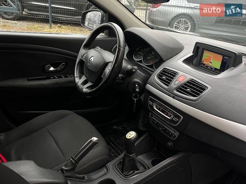 Седан Renault Fluence 2011 в Львове