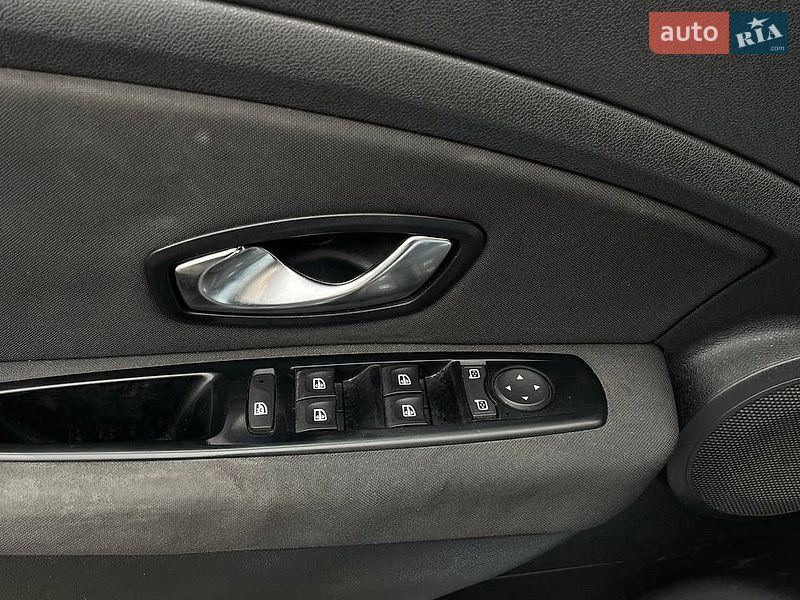 Седан Renault Fluence 2011 в Львове
