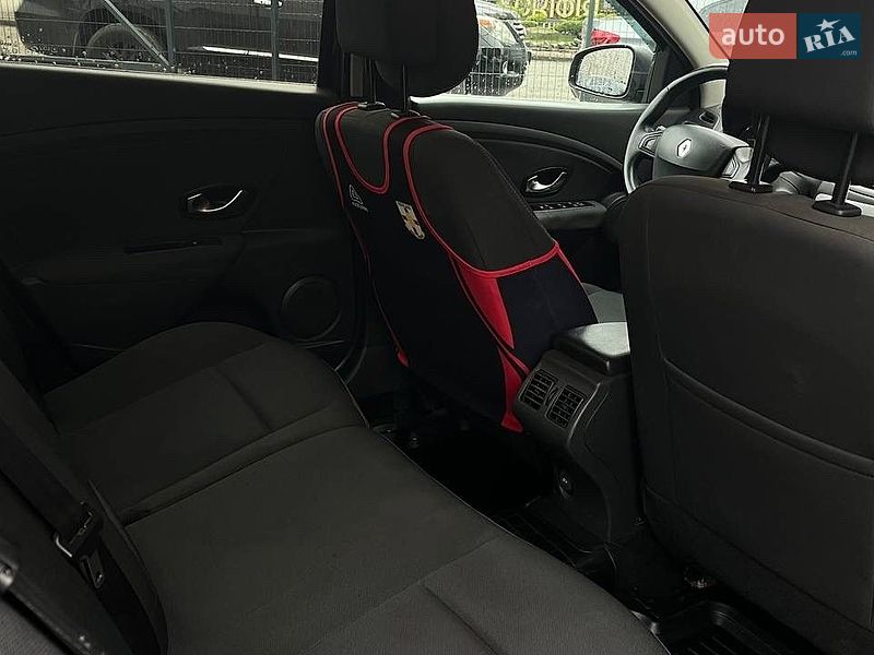 Седан Renault Fluence 2011 в Львове