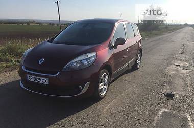 Renault Grand Scenic Tiptronic 2012