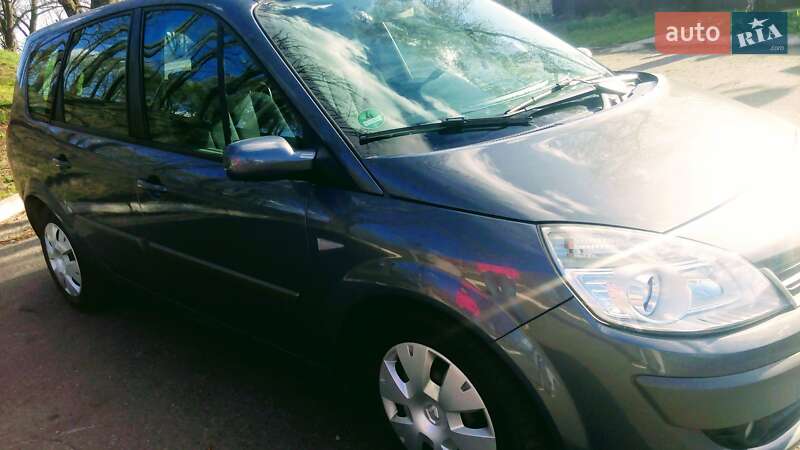 Мінівен Renault Grand Scenic