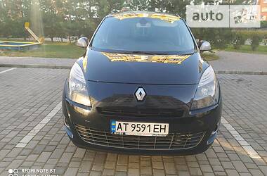 Renault Grand Scenic  2010