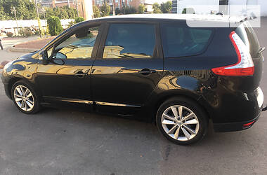 Renault Grand Scenic  2012