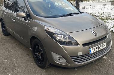 Renault Grand Scenic 7 Mest 2011