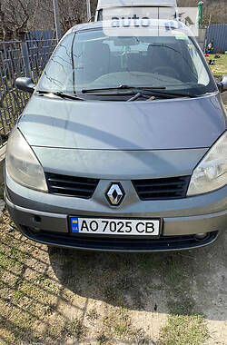 Renault Grand Scenic  2004