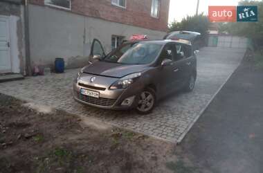 Renault Grand Scenic  2011