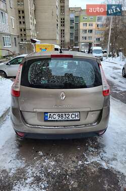 Renault Grand Scenic  2012