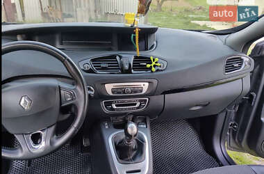 Renault Grand Scenic 2015