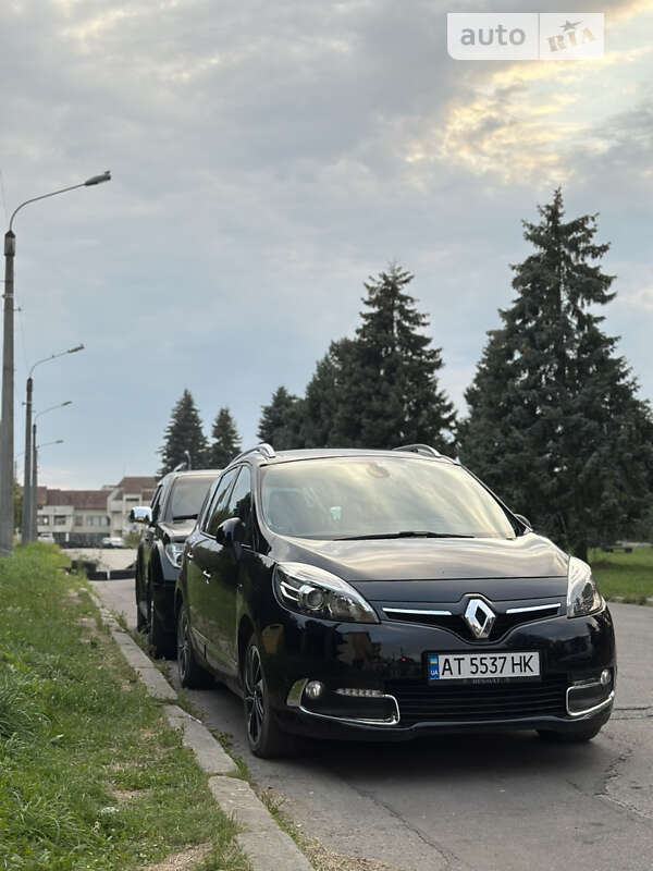 Минивэн Renault Grand Scenic