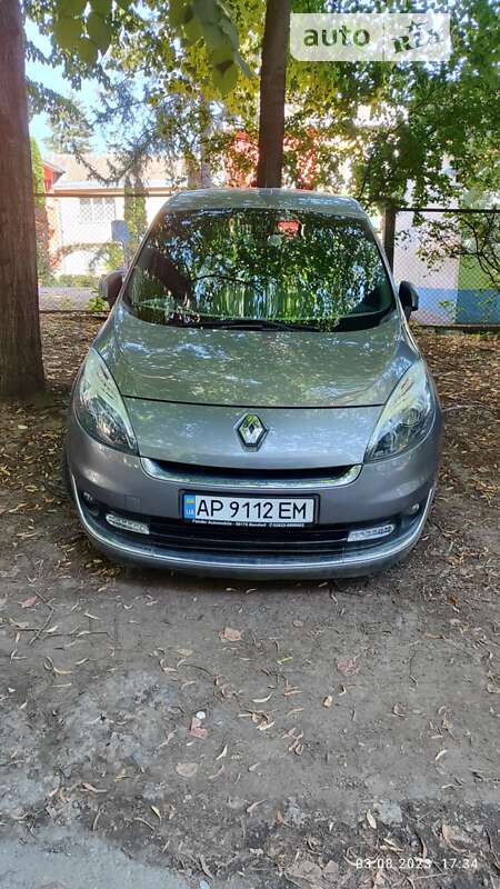 Минивэн Renault Grand Scenic