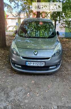 Renault Grand Scenic 2013