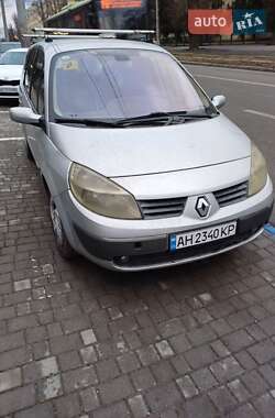 Renault Grand Scenic  2004