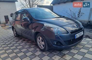 Renault Grand Scenic  2010