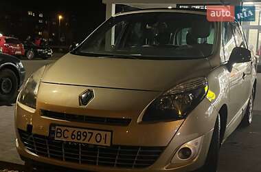 Renault Grand Scenic  2011
