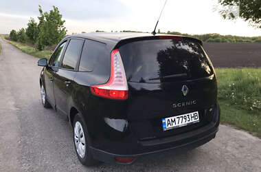 Renault Grand Scenic  2011