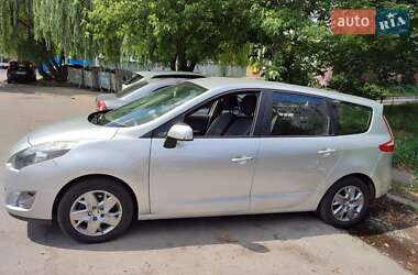 Renault Grand Scenic  2011