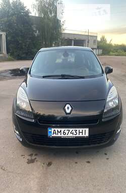 Renault Grand Scenic  2011