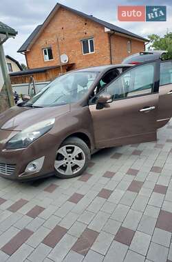Renault Grand Scenic 2010