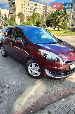Renault Grand Scenic  2012