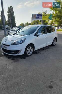 Renault Grand Scenic  2012