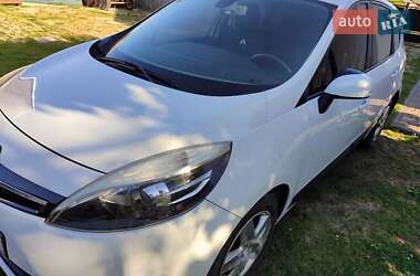 Renault Grand Scenic 2012