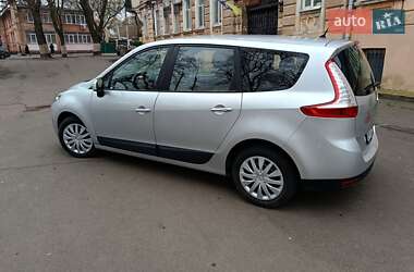 Renault Grand Scenic  2010